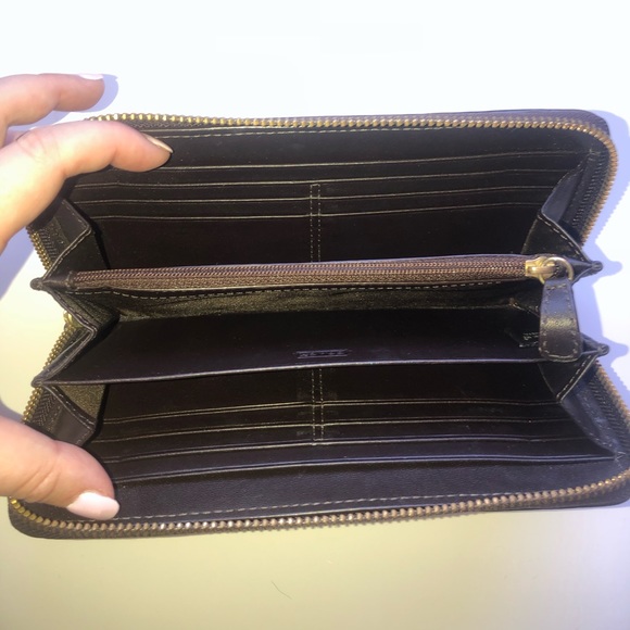 Coach Signature Wallet - Picture 4 of 7